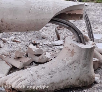 Civita Castellana – Distrutta la Fontana delle acque vergini di Alessio Paternesi