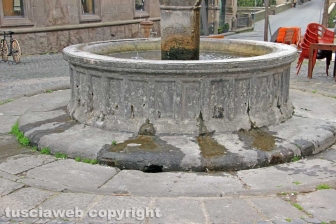 Viterbo - La fontana di piazza della Morte