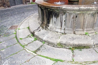Viterbo - La fontana della Crocetta