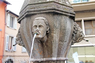 Viterbo - La fontana della Crocetta
