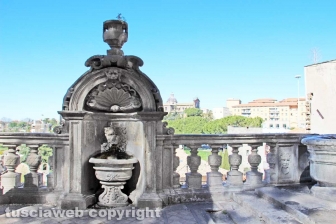 Viterbo - La fontana di piazza del Comune
