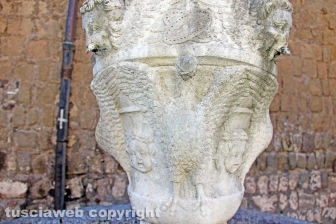 Viterbo - La fontana di piazza San Lorenzo