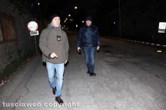 Forze dell'ordine lungo via del Pilastro