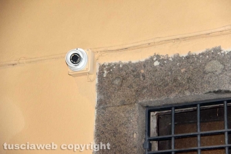 Forze dell'ordine lungo via del Pilastro