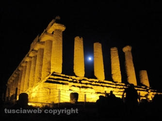 Valle dei Templi baciata dalla luna