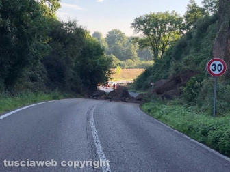 Frana su strada Acquabianca