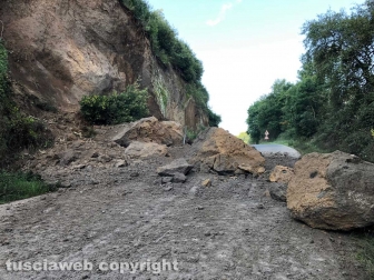 Frana su strada Acquabianca