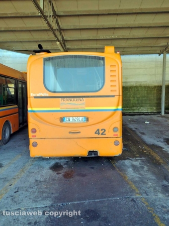 Viterbo - Uno dei mezzi Francigena coinvolti nello scontro
