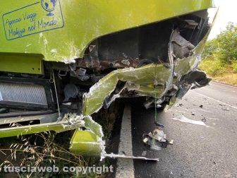 Viterbo - Autobus contro macchina sulla Sammartinese