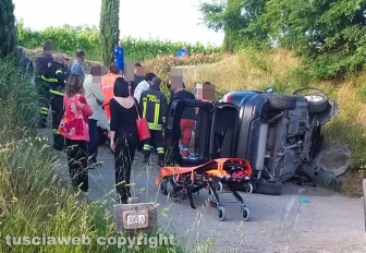 Montefiascone - Frontale tra due auto, diversi feriti