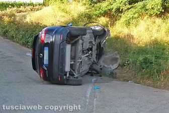 Montefiascone - Frontale tra due auto, diversi feriti