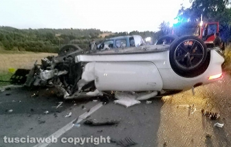 Montefiascone - Frontale tra auto, donna ferita