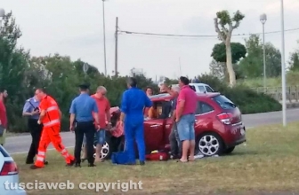 Montalto di Castro - Frontale tra auto sulla Castrense