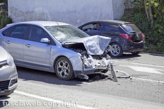 Cassia - Strada Ponte Sodo - Frontale tra due auto