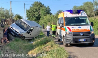 Tobia - Furgone fuori strada - I soccorsi
