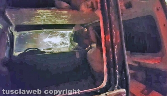 Vetralla - Furgone si ribalta sull'Aurelia Bis