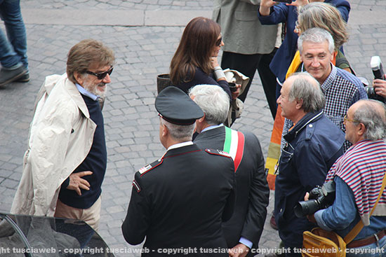 Gigi Proietti accolto a palazzo dei Priori