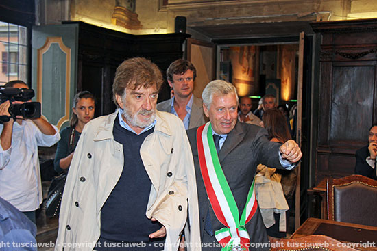Gigi Proietti accolto a palazzo dei Priori