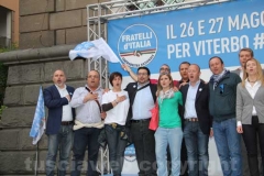 I candidati intonano l\'Inno