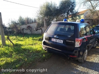 Ragazza trovata morta a Montefiascone - Carabinieri sul posto