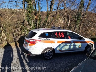 Ragazza trovata morta a Montefiascone - Il 118 sul posto