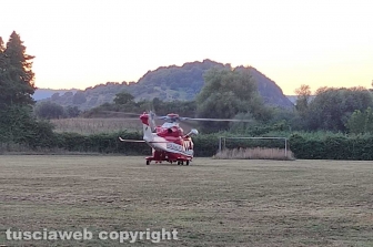 Capodimonte - Giovane disperso al lago, le ricerche dei vigili del fuoco