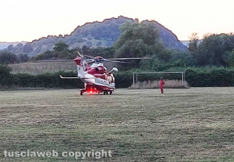 Capodimonte - Giovane disperso al lago, le ricerche dei vigili del fuoco