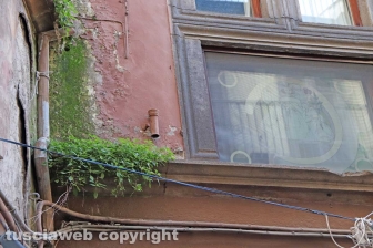 Gli affreschi distrutti in via Annio e via Saffi
