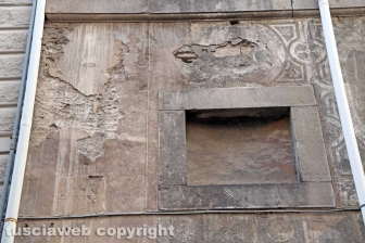 Gli affreschi distrutti in via Annio e via Saffi