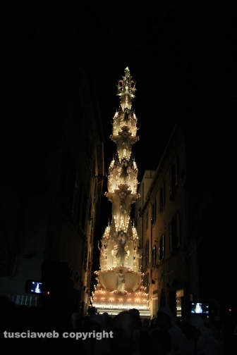 Gloria a corso Italia, via Marconi e piazza del Teatro