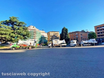 Viterbo - Santa Rosa - Gloria arriva in piazza del Comune