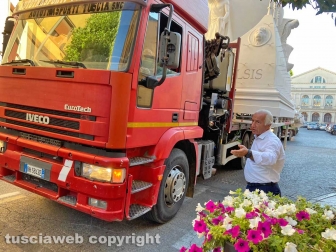 Viterbo - Santa Rosa - Gloria arriva in piazza del Comune