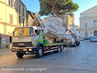 Viterbo - Santa Rosa - Gloria arriva in piazza del Comune