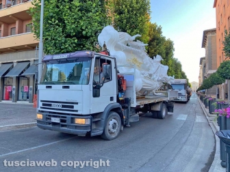 Viterbo - Santa Rosa - Gloria arriva in piazza del Comune