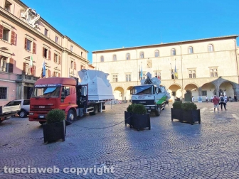 Viterbo - Santa Rosa - Gloria arriva in piazza del Comune