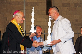 Gloria, assemblaggio in notturna