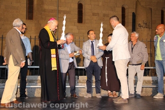 Gloria, assemblaggio in notturna