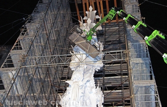 Gloria, assemblaggio in notturna