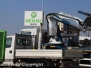 Gloria posizionata sui camion