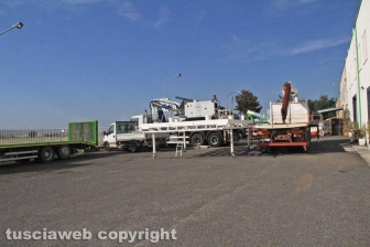 Gloria posizionata sui camion