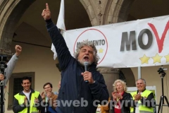 Grillo conquista piazza del Comune