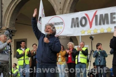 Grillo conquista piazza del Comune
