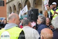 Grillo conquista piazza del Comune