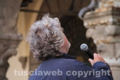 Grillo irrompe nella campagna elettorale