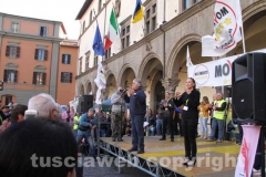 Grillo irrompe nella campagna elettorale