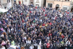 Grillo irrompe nella campagna elettorale