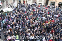 Grillo irrompe nella campagna elettorale
