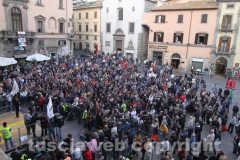 Grillo irrompe nella campagna elettorale