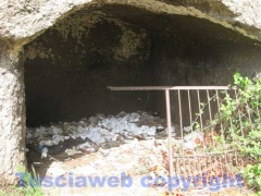 Grotte etrusche trasformate in case