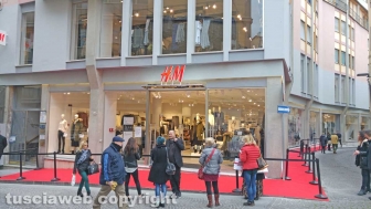 H&M apre a Viterbo